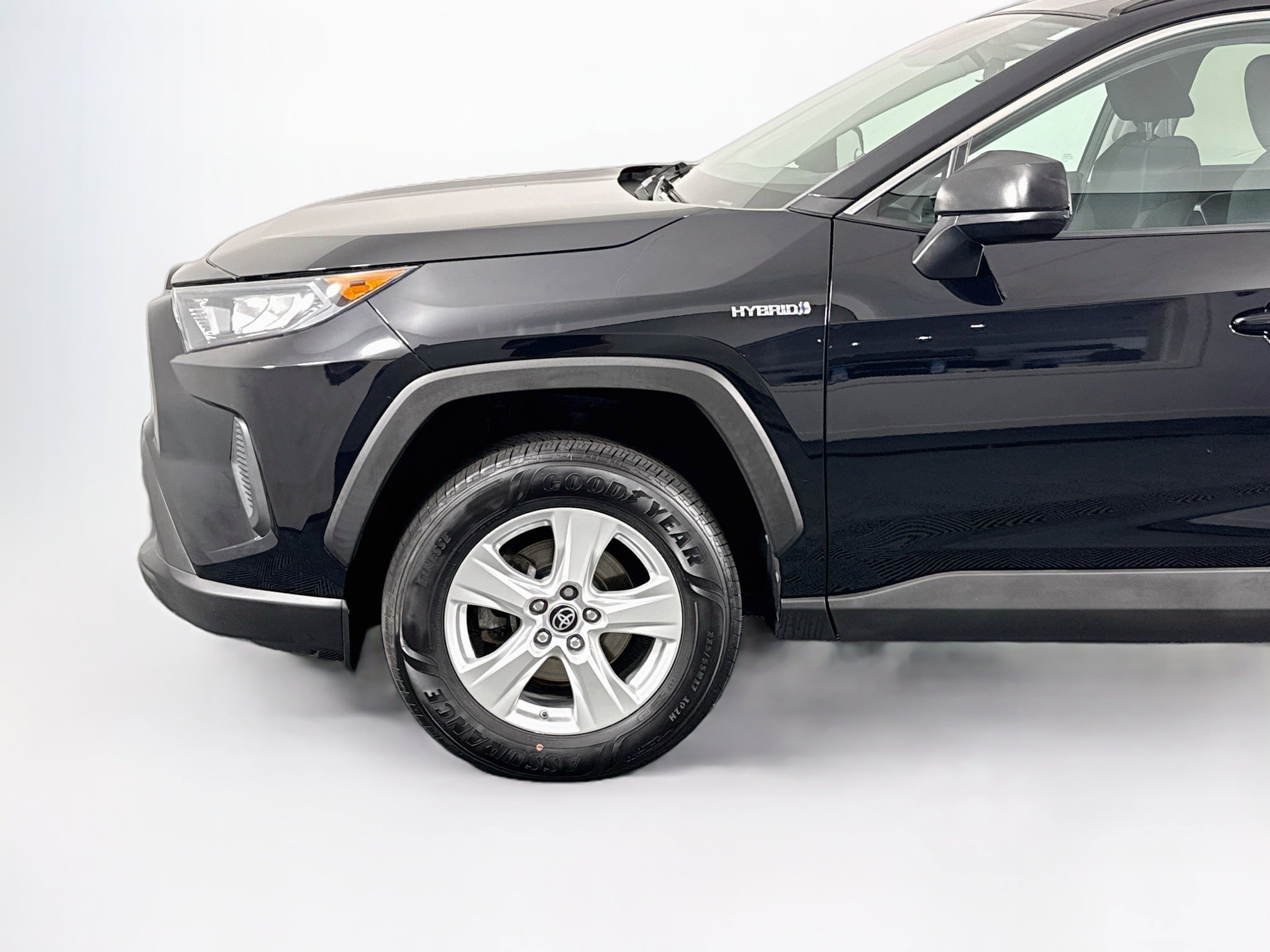 Used 2021 Toyota RAV4 LE AWD/4WD image 40