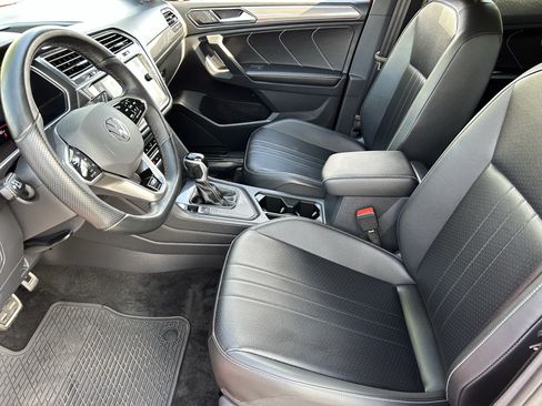 Certified 2024 Volkswagen Tiguan SE R-Line FWD image 17