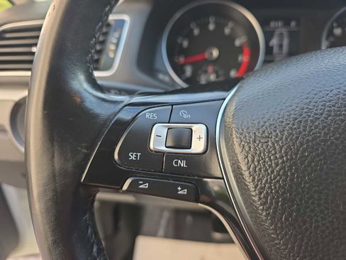 Used 2017 Volkswagen Passat 1.8T R-Line image 22