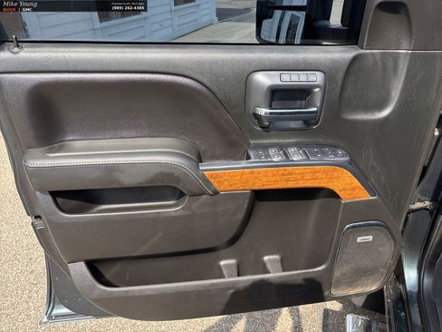 Used 2018 Chevrolet Silverado 2500 High Country image 13