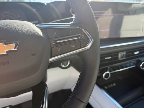 New 2025 Chevrolet Suburban Premier image 24