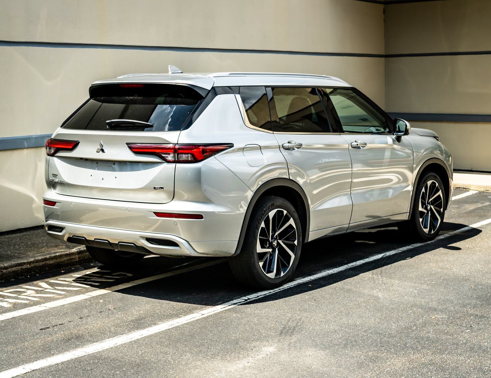 Used 2022 Mitsubishi Outlander SEL AWD/4WD image 7