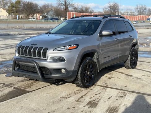 Used 2014 Jeep Cherokee Altitude w/ Cold Weather Group image 1
