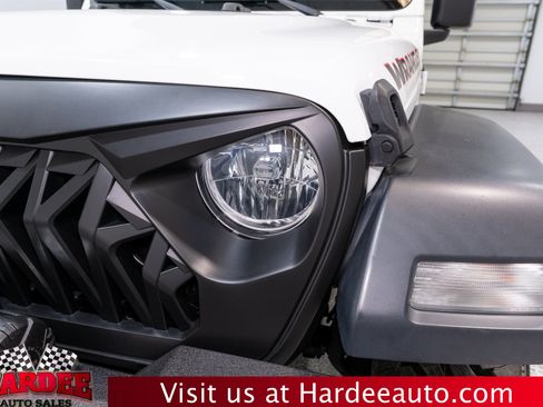 Used 2018 Jeep Wrangler Unlimited Sport S AWD/4WD image 8