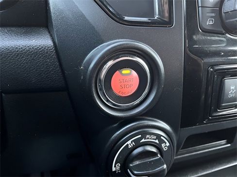 Used 2021 Nissan Titan PRO-4X image 19