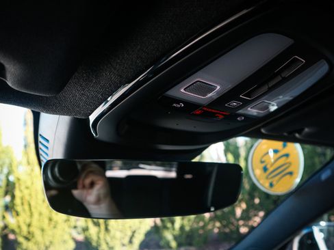 Used 2025 Volvo XC40 B5 Plus image 28