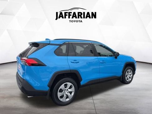Used 2019 Toyota RAV4 LE image 5