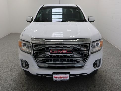 Used 2022 GMC Canyon Denali RWD image 3