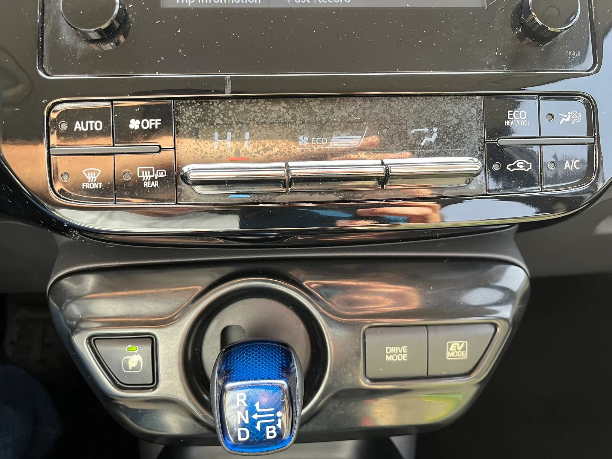 Used 2016 Toyota Prius Two FWD image 23