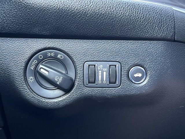 Used 2020 Dodge Challenger R/T RWD image 27