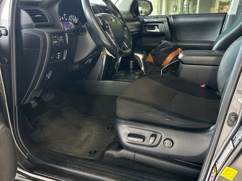 Used 2019 Toyota 4Runner TRD Off-Road AWD/4WD image 22
