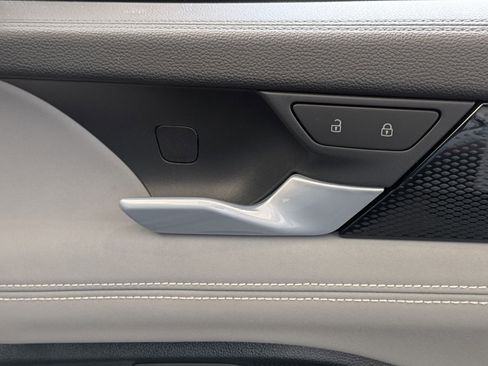 New 2026 Volkswagen Tiguan SE R-Line FWD image 31