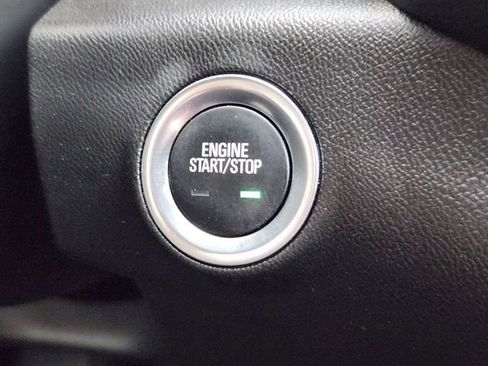 Used 2024 GMC Terrain SLT image 18