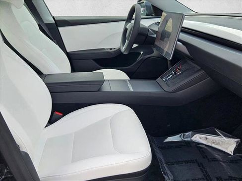 Used 2025 Tesla Model 3 Long Range RWD image 22