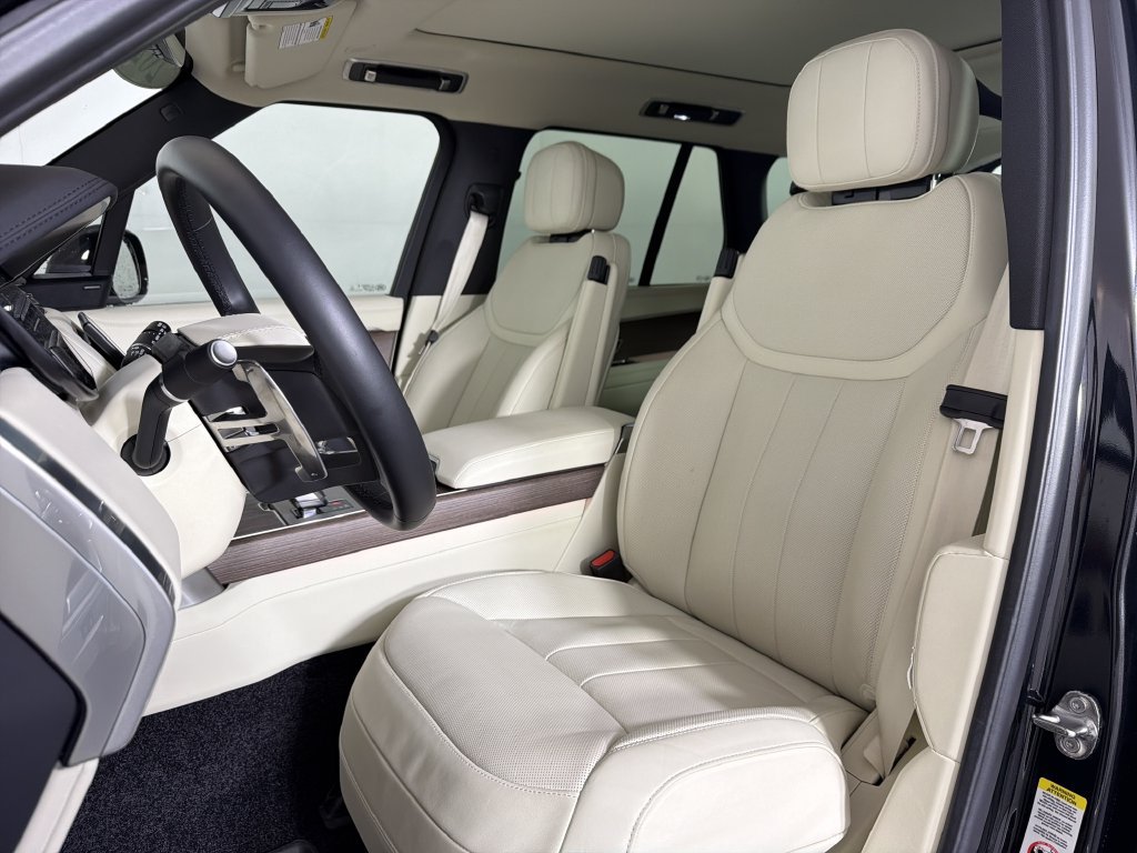 Used 2026 Land Rover Range Rover SE AWD/4WD image 5