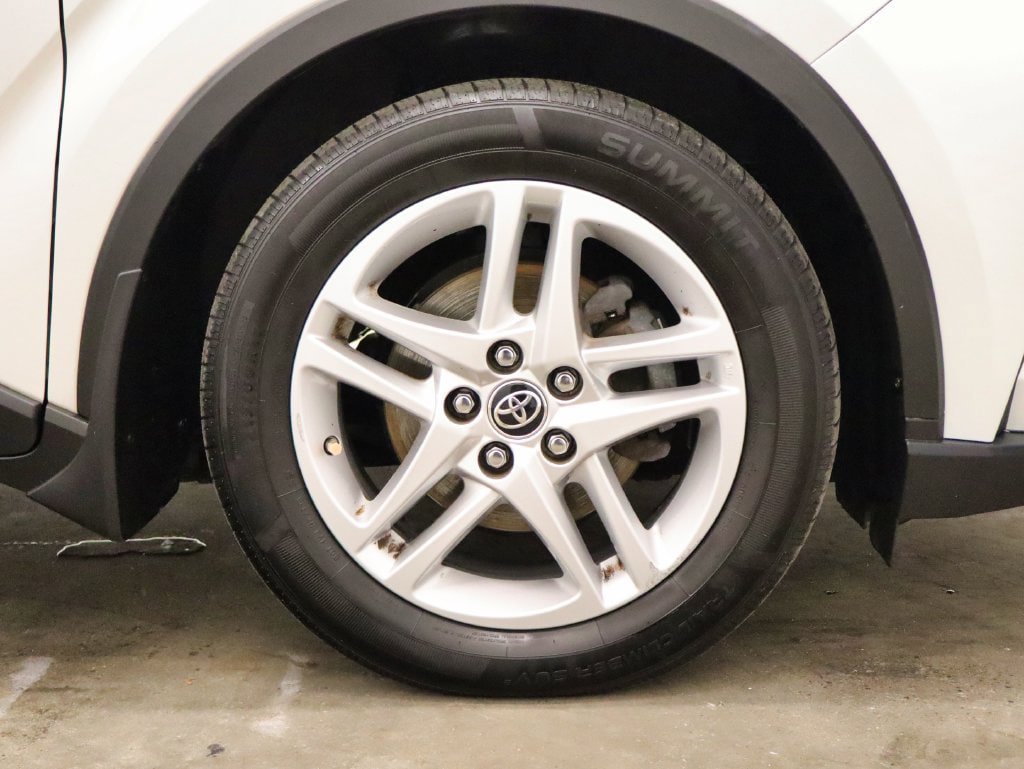 Used 2021 Toyota C-HR LE FWD image 58