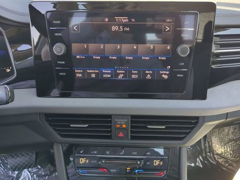 New 2026 Volkswagen Jetta SE FWD image 21