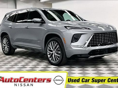 Used 2025 Buick Enclave Avenir w/ Super Cruise Package image 1