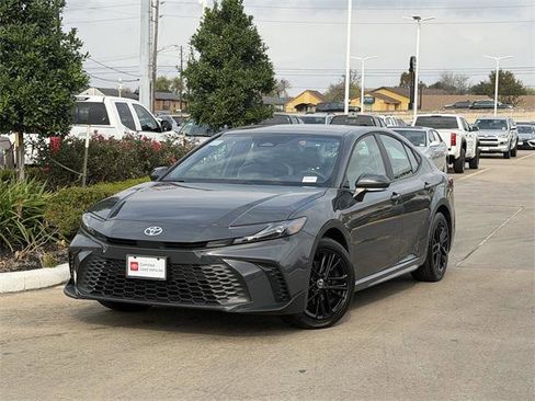 Certified 2025 Toyota Camry SE image 2