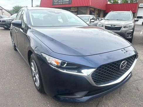 Used 2022 MAZDA MAZDA3 Sedan FWD image 3