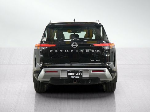 Used 2024 Nissan Pathfinder SL AWD/4WD image 4
