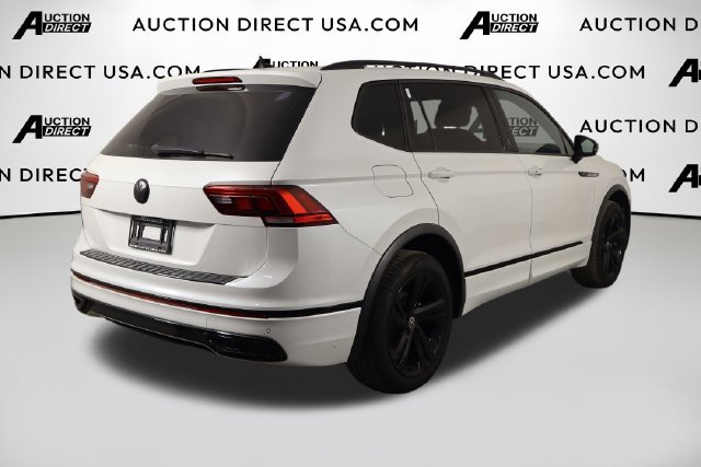 Used 2023 Volkswagen Tiguan SE R-Line FWD image 40