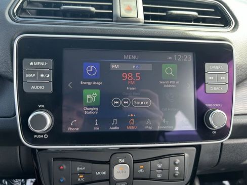 Used 2022 Nissan Leaf SV FWD image 12