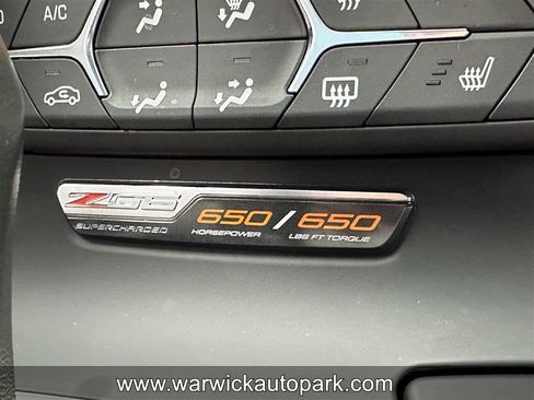 Used 2016 Chevrolet Corvette Z06 w/ 3LZ Preferred Equipment Group image 9
