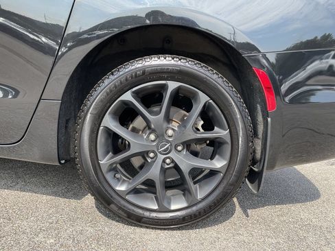 Used 2022 Chrysler Pacifica Limited w/ S Appearance Package AWD/4WD image 10