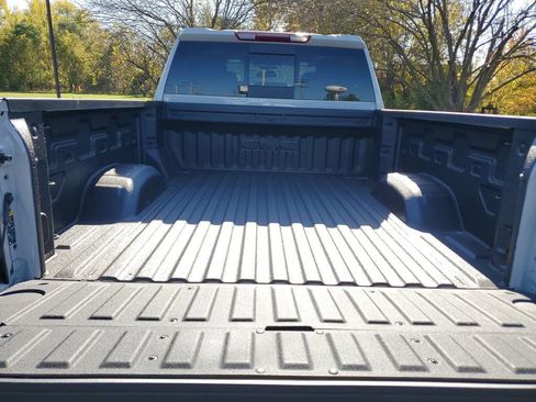 New 2026 GMC Sierra 2500 SLE w/ SLE Value Package; image 8