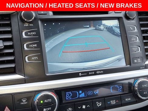 Used 2018 Toyota Highlander XLE image 15