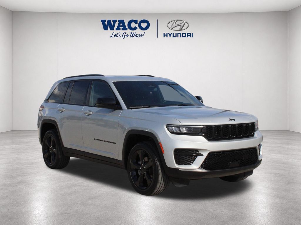 Used 2023 Jeep Grand Cherokee Altitude AWD/4WD 360° Tour