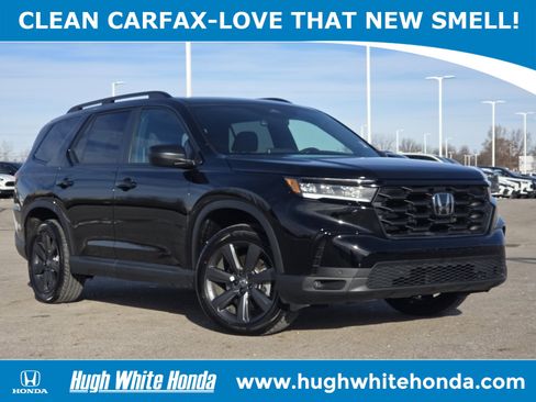 Used 2025 Honda Pilot Sport image 1