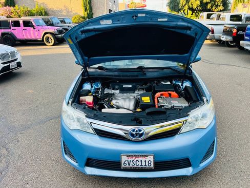 Used 2012 Toyota Camry LE FWD image 11