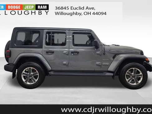 Used 2022 Jeep Wrangler Unlimited Sahara w/ Dual Top Group image 4
