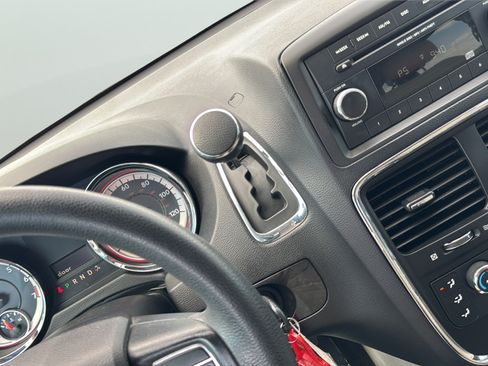 Used 2015 Dodge Grand Caravan SE w/ Quick Order Package 29E SE FWD image 23