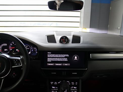 Used 2023 Porsche Cayenne S image 25