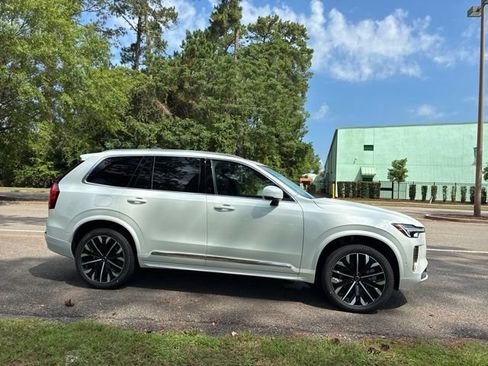New 2026 Volvo XC90 T8 Plus w/ Protection Package Premier AWD/4WD image 4
