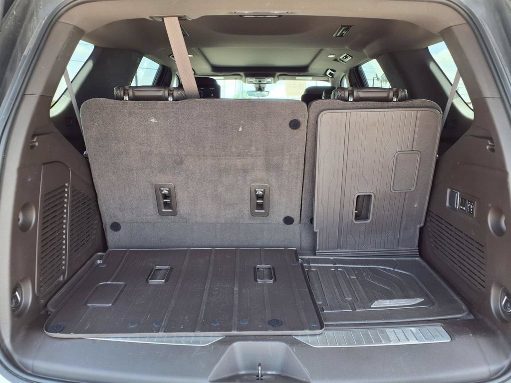 Used 2021 GMC Yukon Denali w/ Denali Ultimate Package RWD image 11