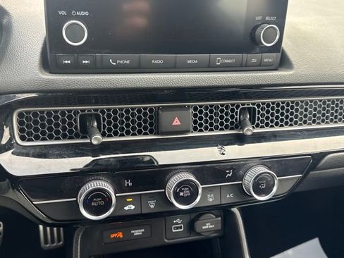 Used 2023 Honda Civic Sport image 11