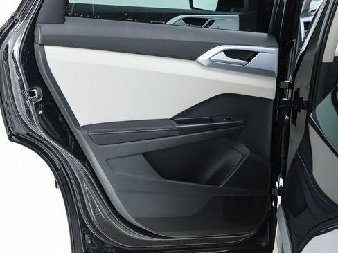 New 2026 Volkswagen Taos SE AWD/4WD image 17