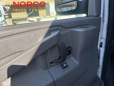 Used 2017 Chevrolet Express 2500 2500 G2500 image 18