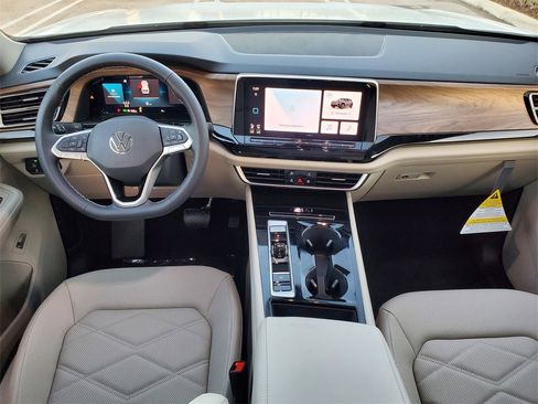 New 2026 Volkswagen Atlas SE image 6