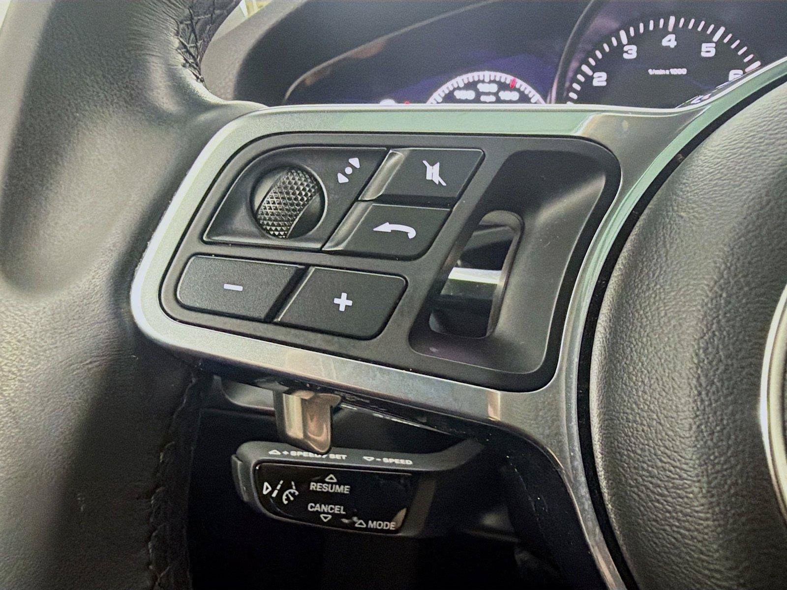 Used 2023 Porsche Cayenne Platinum Edition AWD/4WD image 13