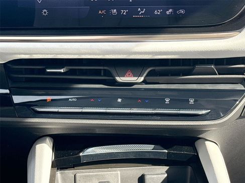 Used 2024 Buick Envision Avenir AWD/4WD image 27