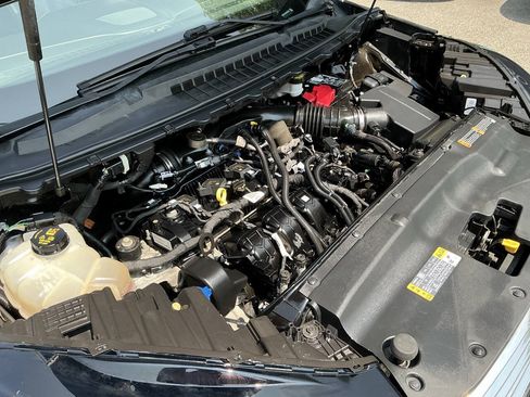 Used 2019 Ford Edge Titanium w/ Equipment Group 301A AWD/4WD image 29