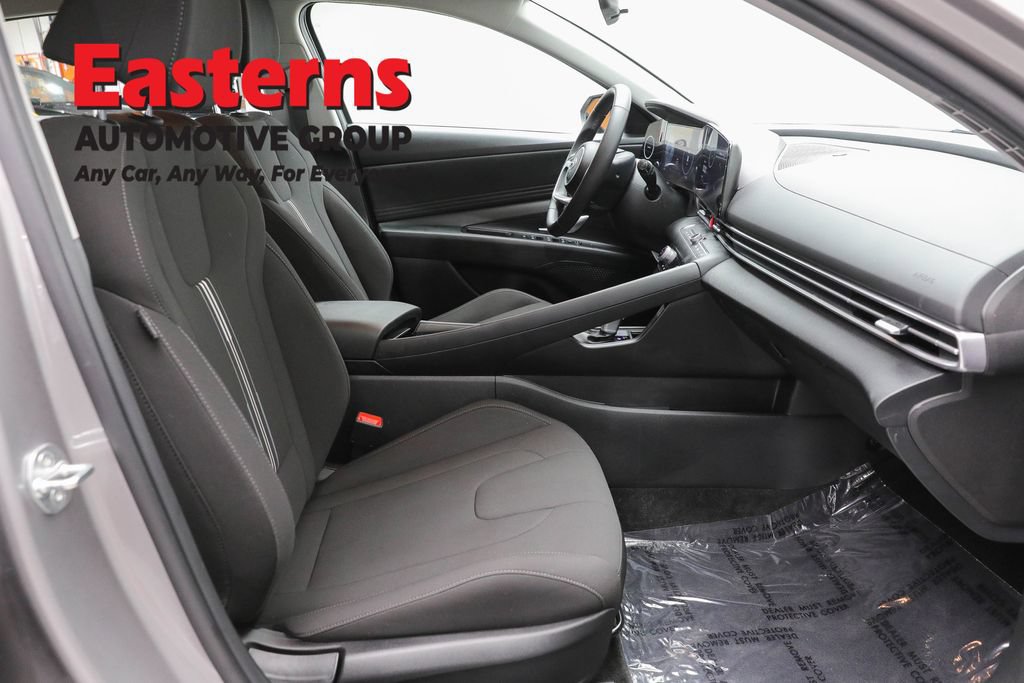 Used 2023 Hyundai Elantra SEL w/ Convenience Package FWD image 21