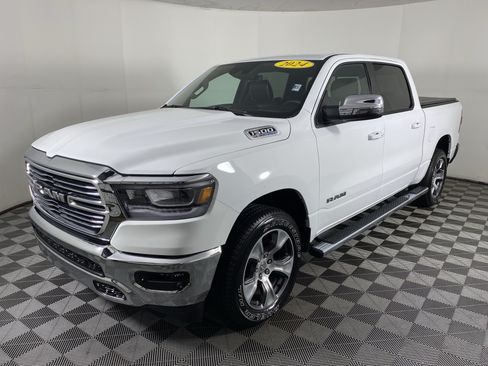 Used 2024 RAM 1500 Laramie AWD/4WD image 11