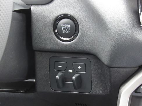 Certified 2026 Toyota Tundra Limited AWD/4WD image 31