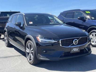 Used 2025 Volvo V60 B5 Cross Country Plus